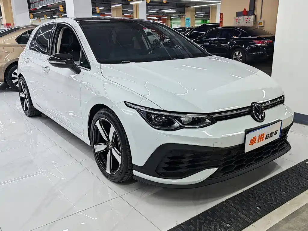Volkswagen Golf 2021