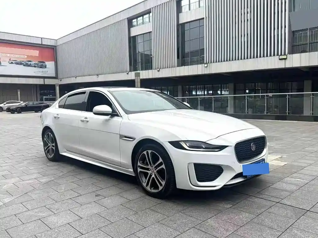 Jaguar XEL — миниатюра 3