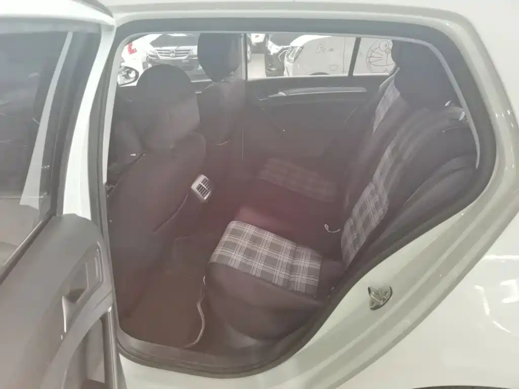 Volkswagen Golf — миниатюра 17