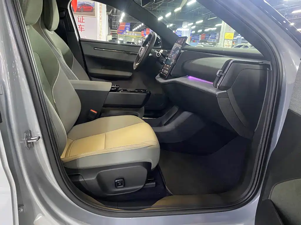 Volvo EX30 — миниатюра 8