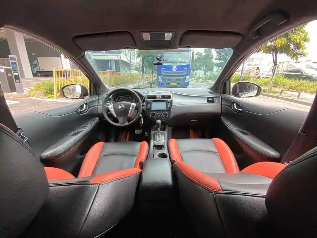 Nissan Tiida — миниатюра 8