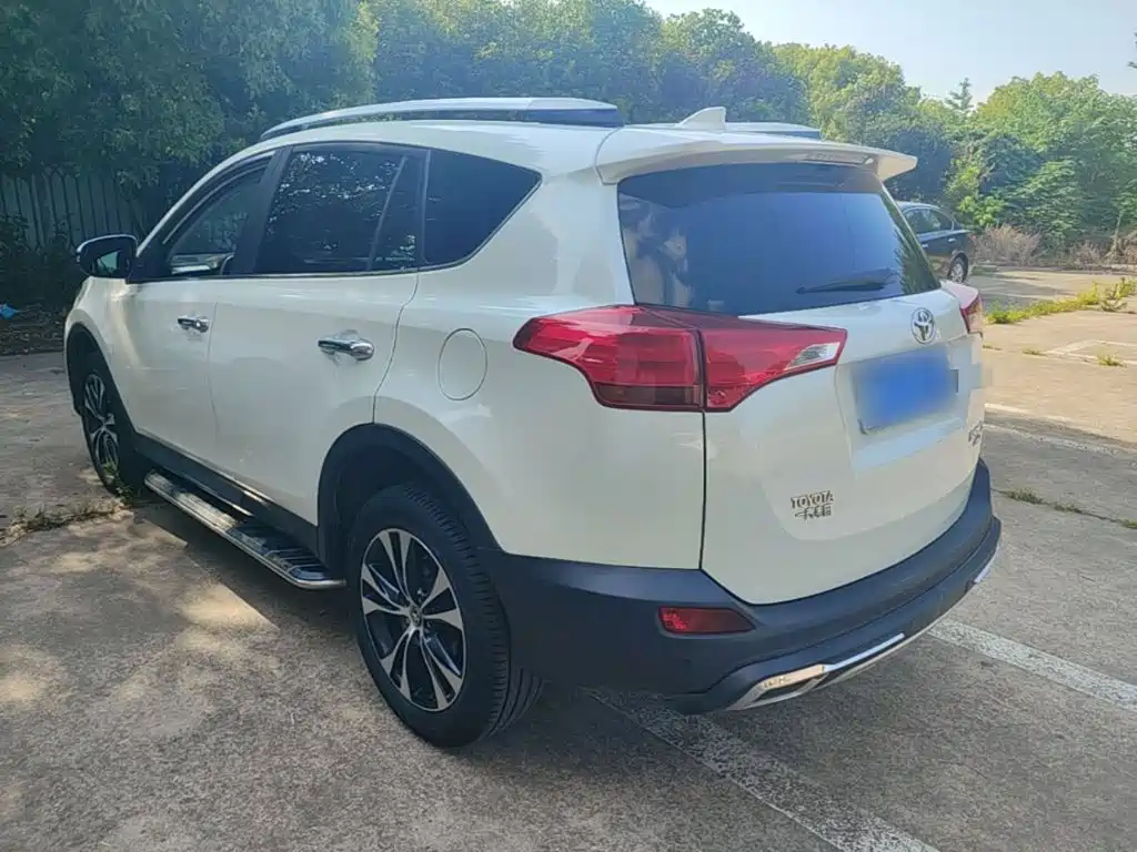Toyota RAV4 2015 2.5L AT Elite