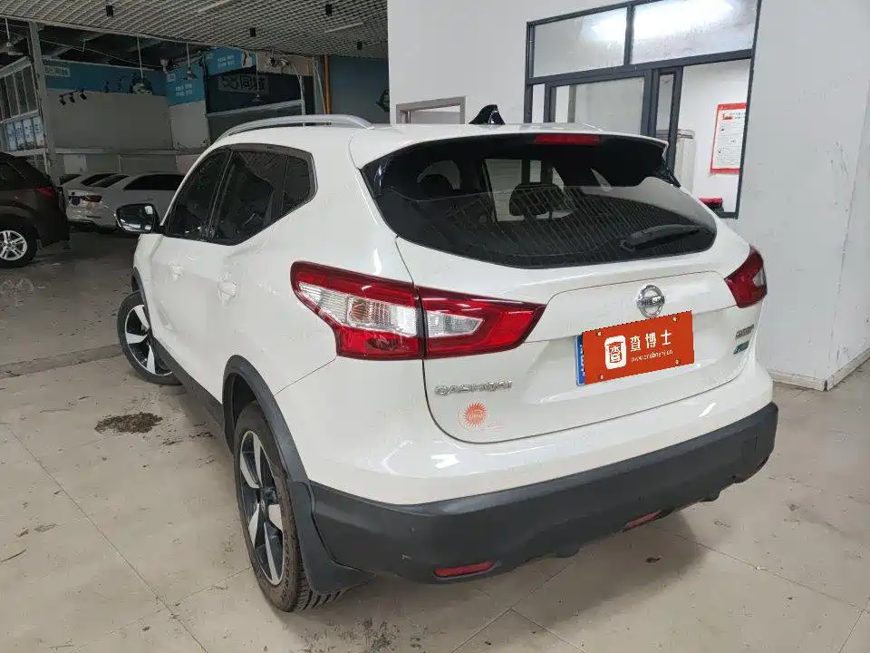 Nissan Qashqai — миниатюра 8
