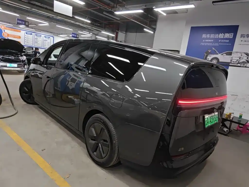 Li Auto MEGA 2025 Home
