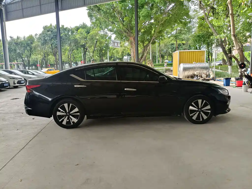Nissan Teana — миниатюра 8