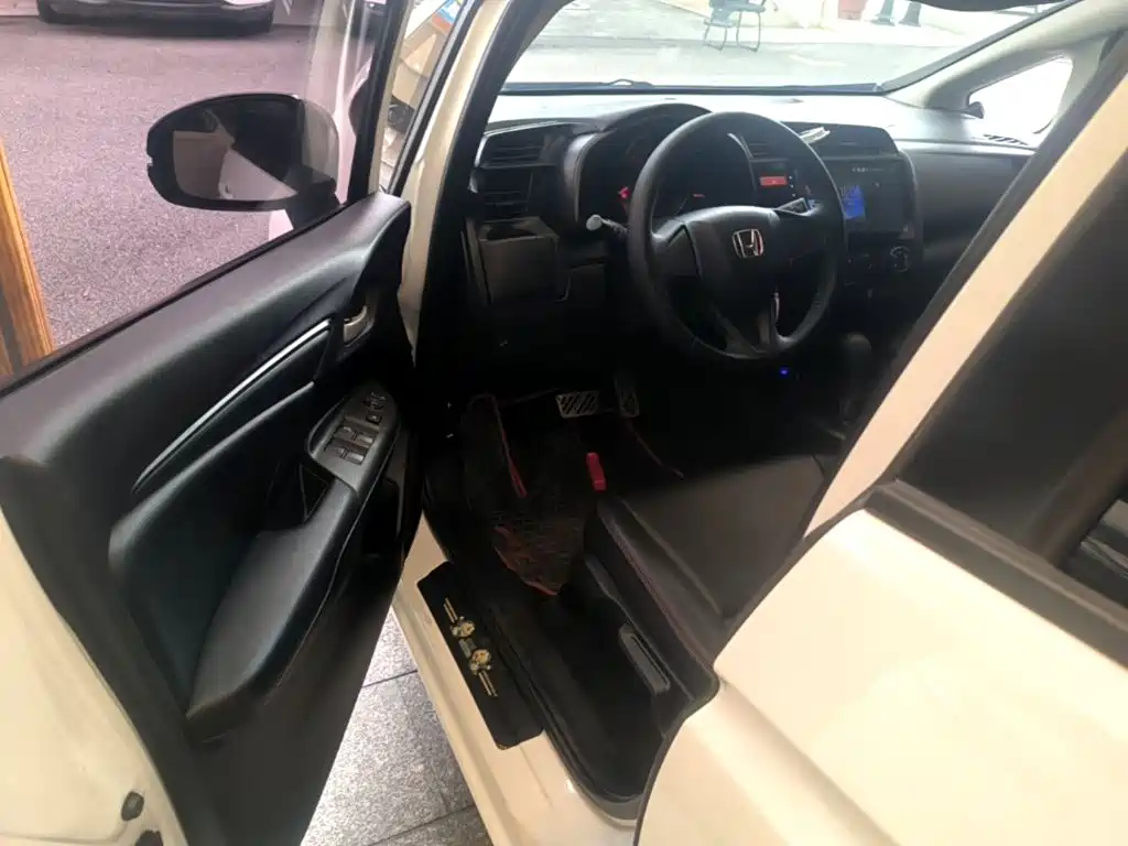 Honda Fit — миниатюра 16