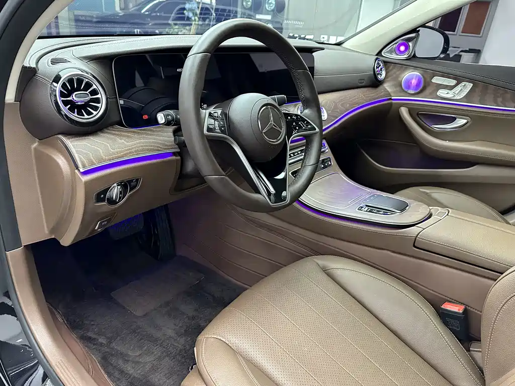 Mercedes-Benz E-Class 2023 — фото 12
