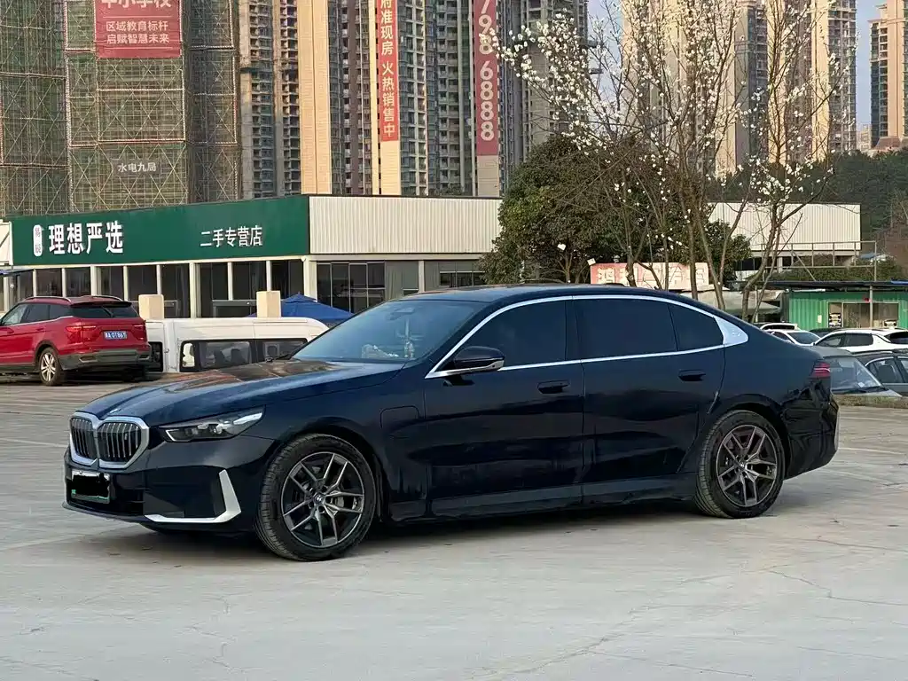 BMW I5