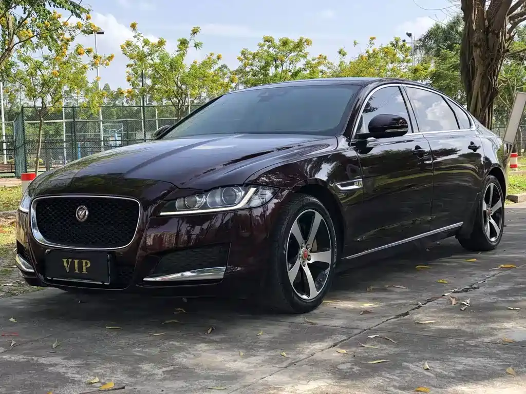 Jaguar XFL — миниатюра 3