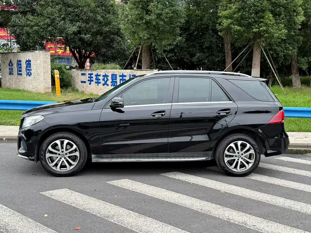 Mercedes-Benz GLE (Import) — миниатюра 3