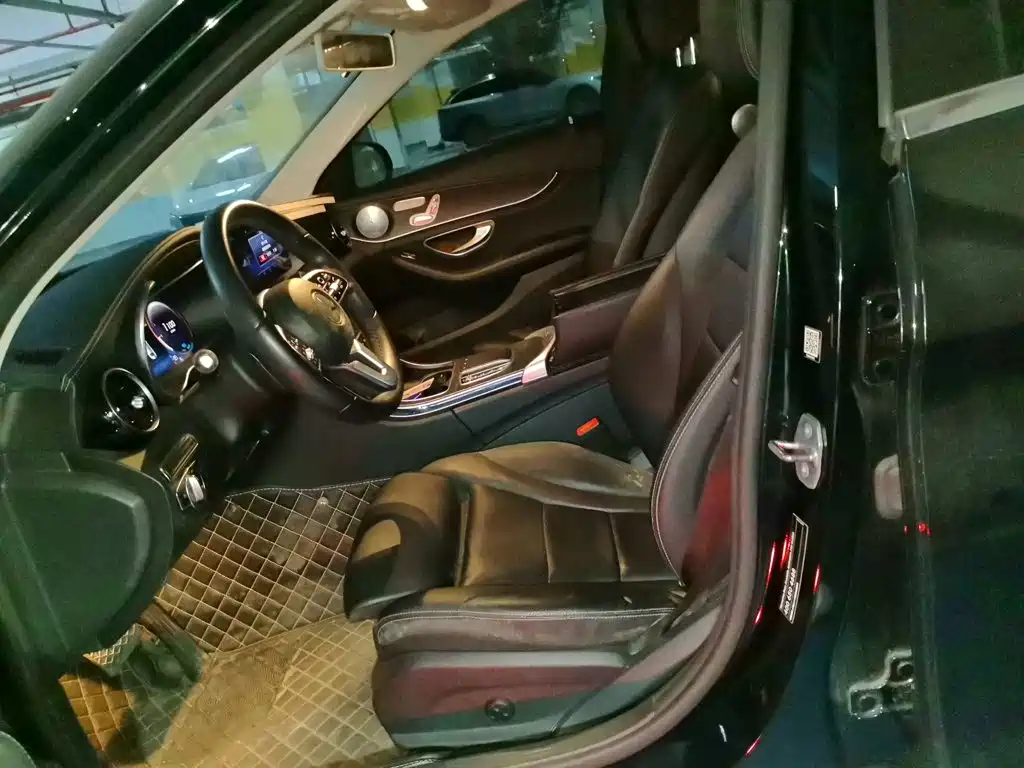 Mercedes-Benz C-Class — миниатюра 11