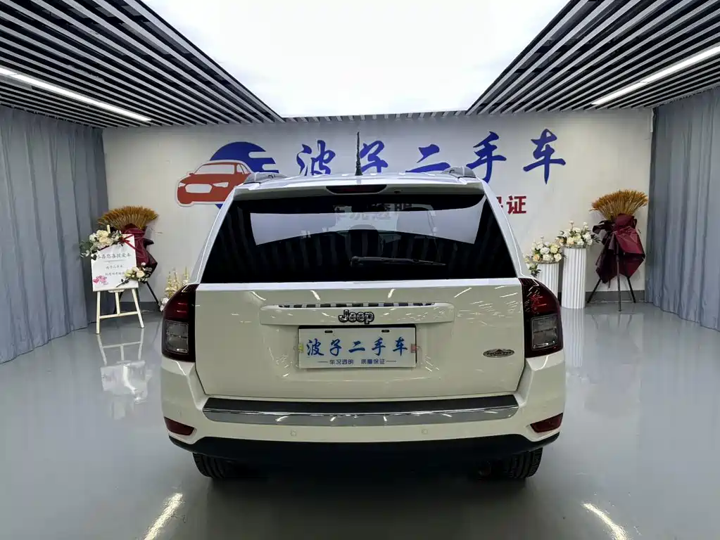 Jeep Compass (Import) — миниатюра 16