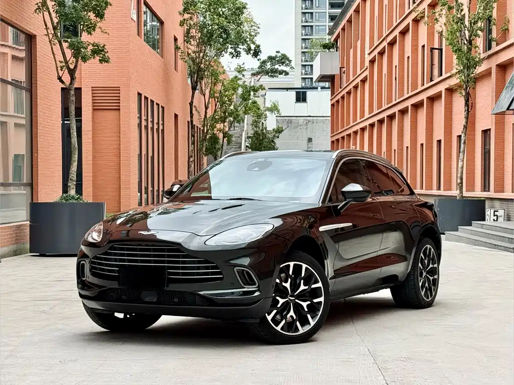 Aston Martin DBX