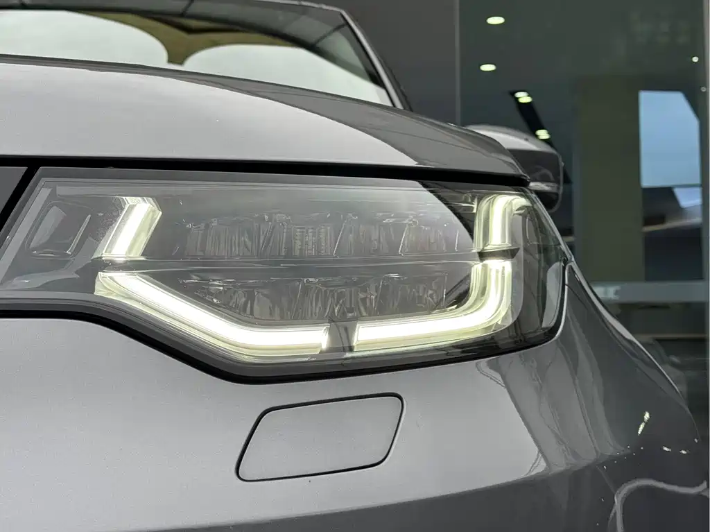 Land Rover Discovery — миниатюра 7