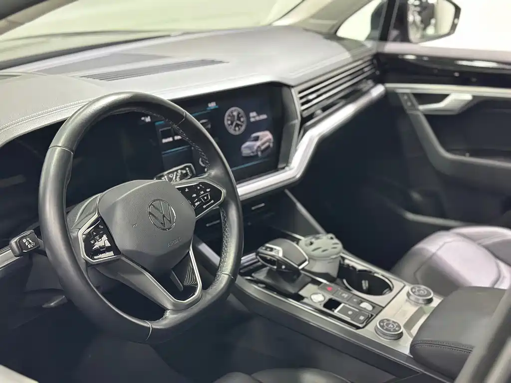 Volkswagen Touareg — миниатюра 16