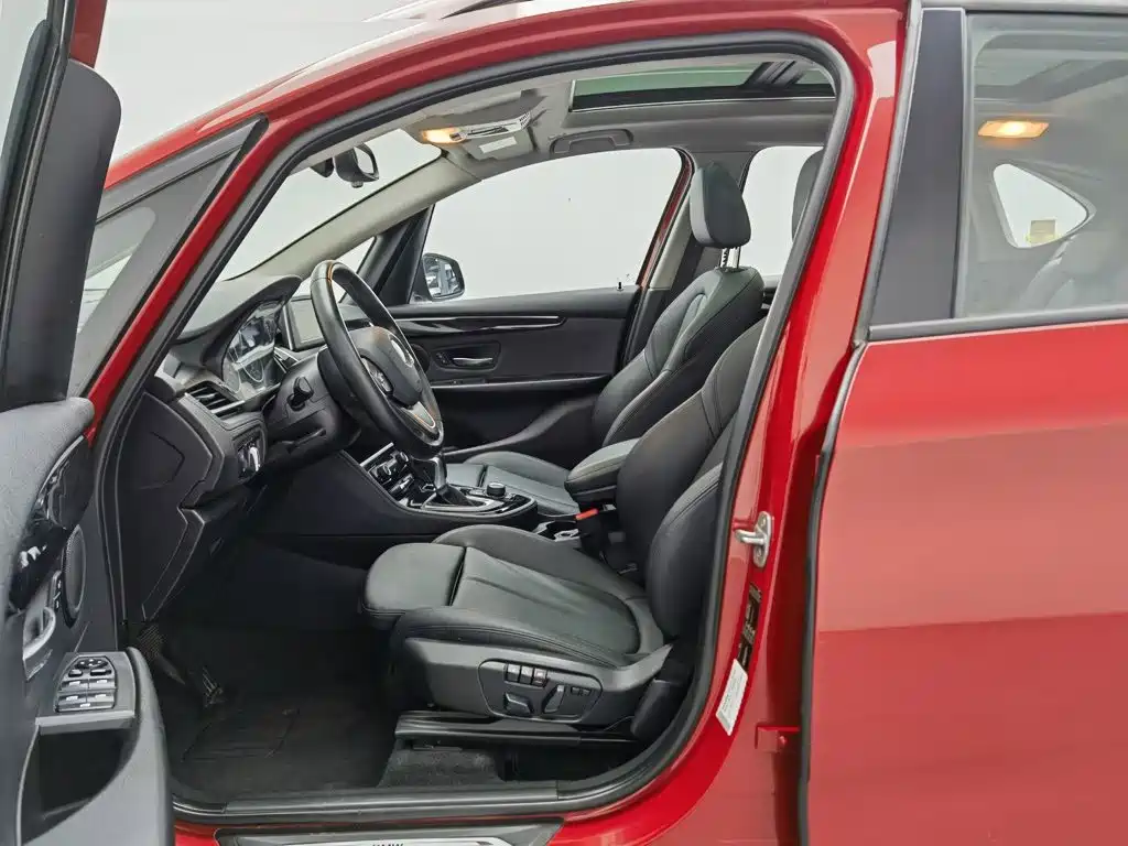 BMW 2 Series Active Tourer — миниатюра 10