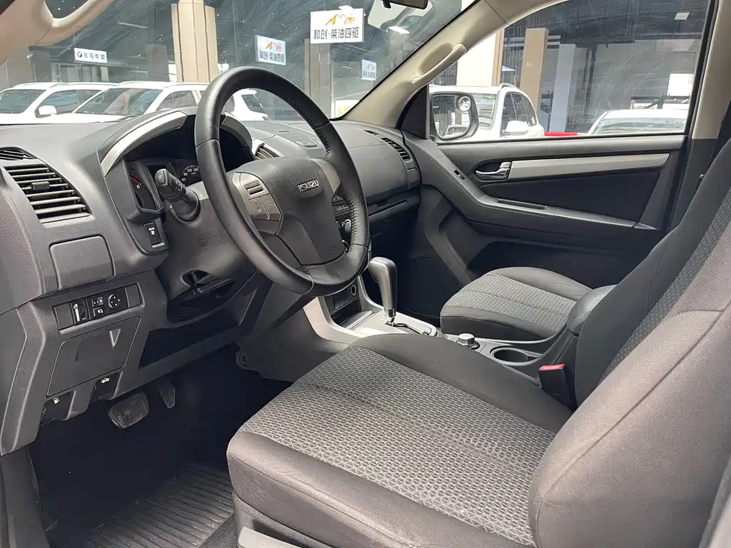 Isuzu MU-X — миниатюра 5