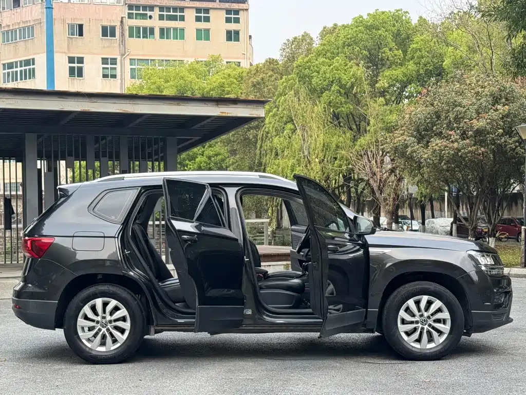 Volkswagen Tharu — миниатюра 7