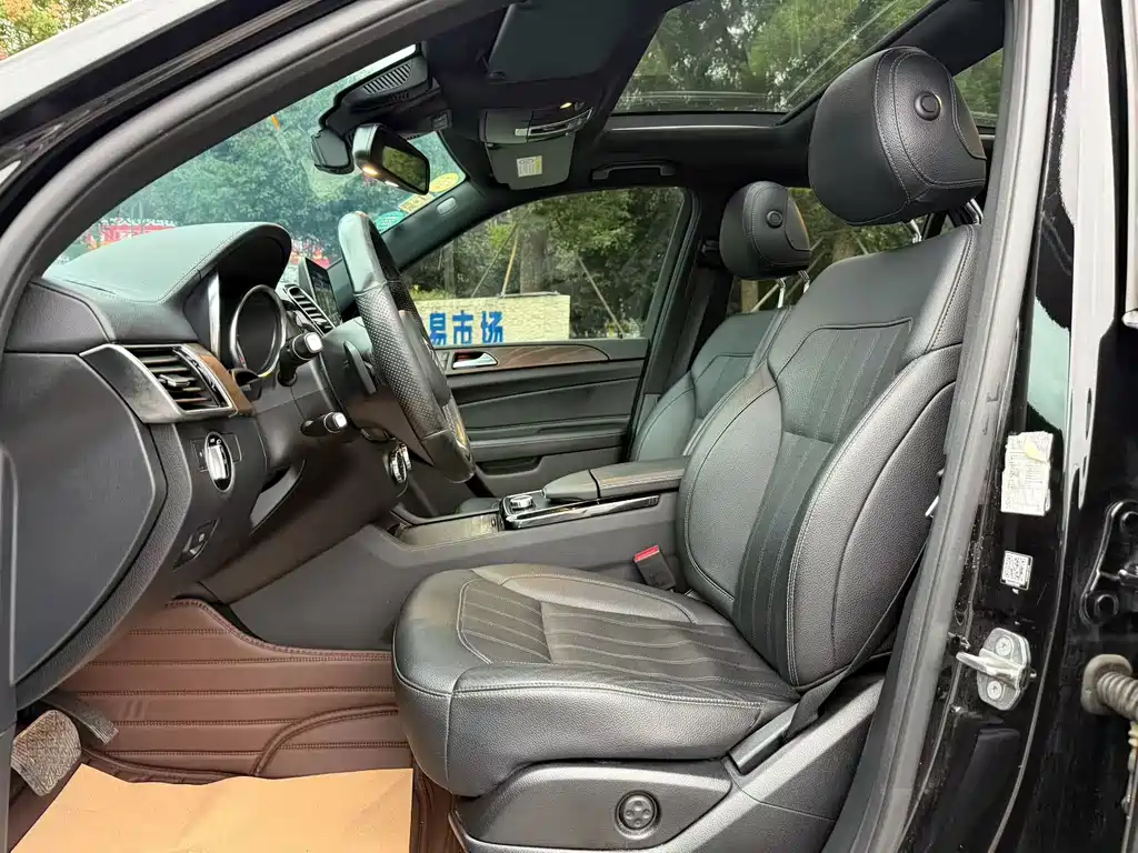 Mercedes-Benz GLE (Import) — миниатюра 6