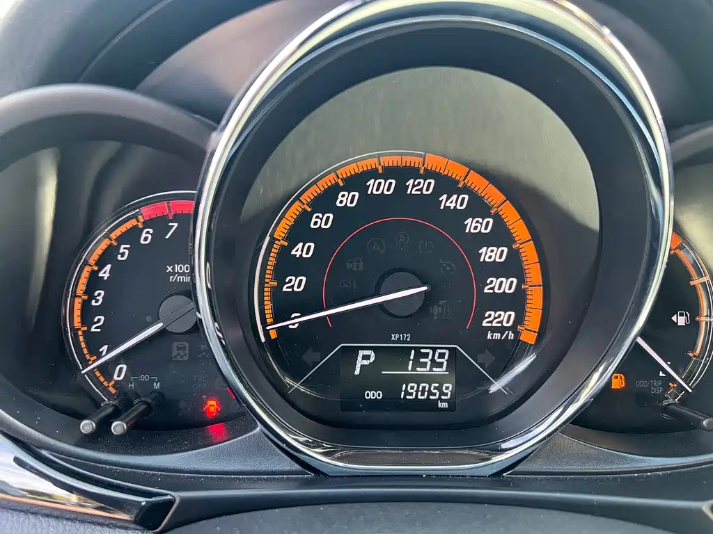 Toyota Yaris L 2022 — фото 15