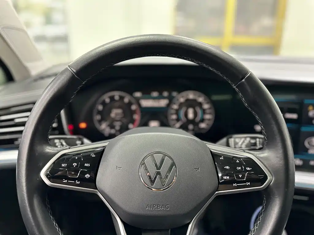 Volkswagen Touareg — миниатюра 13