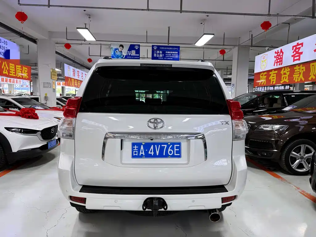 Toyota Land Cruiser Prado 2010 2.7L AT Standard