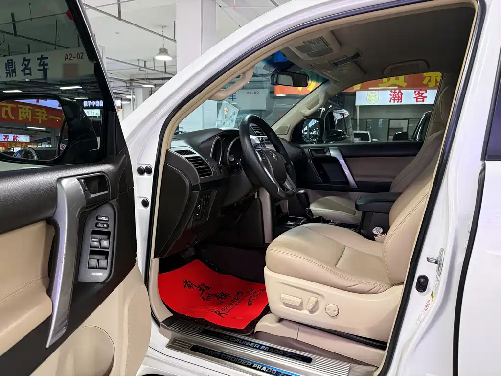 Toyota Land Cruiser Prado 2010 2.7L AT Standard