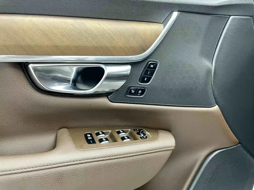 Volvo S90 — миниатюра 16