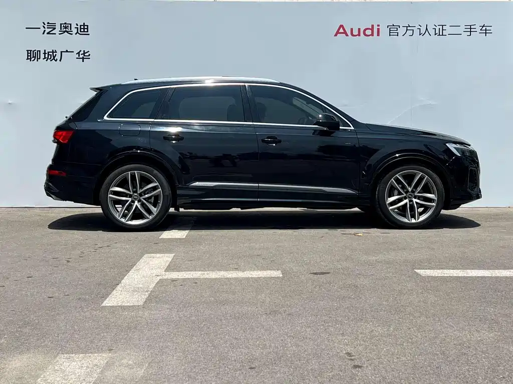 Audi Q7 2025 55 TFSI quattro S line Sport