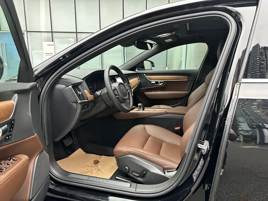 Volvo S90 — миниатюра 8