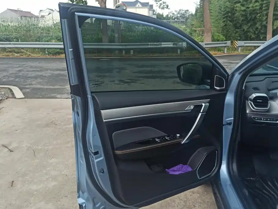 Geely Binyue — миниатюра 7