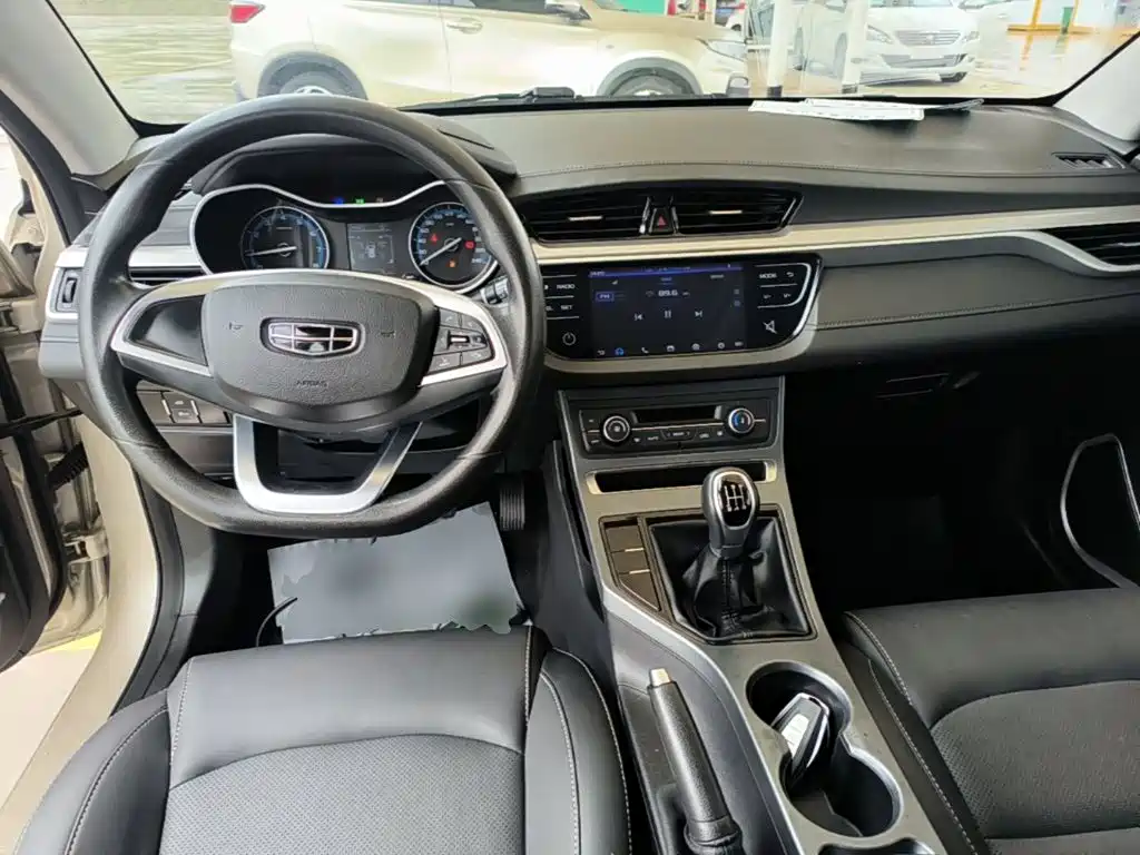 Geely Emgrand — миниатюра 10