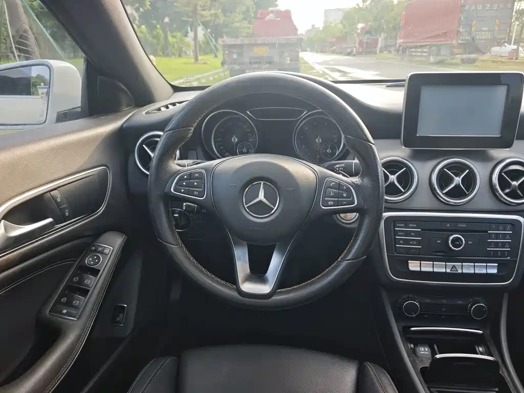 Mercedes-Benz CLA (Import) — миниатюра 15