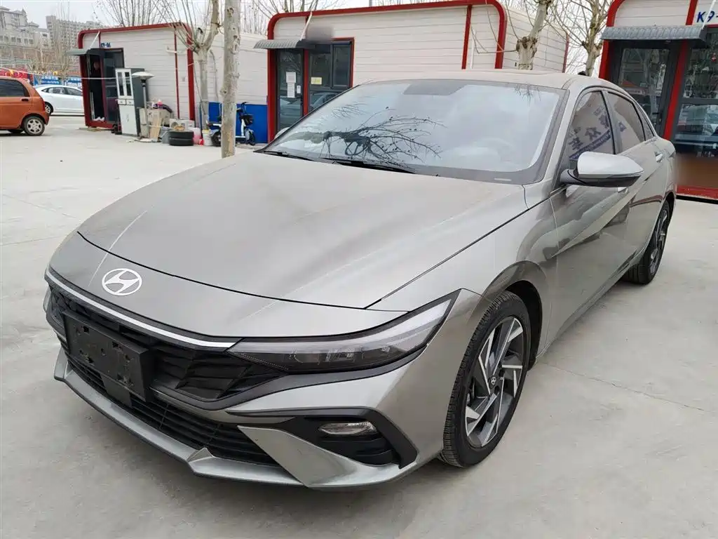 Hyundai Elantra 2024