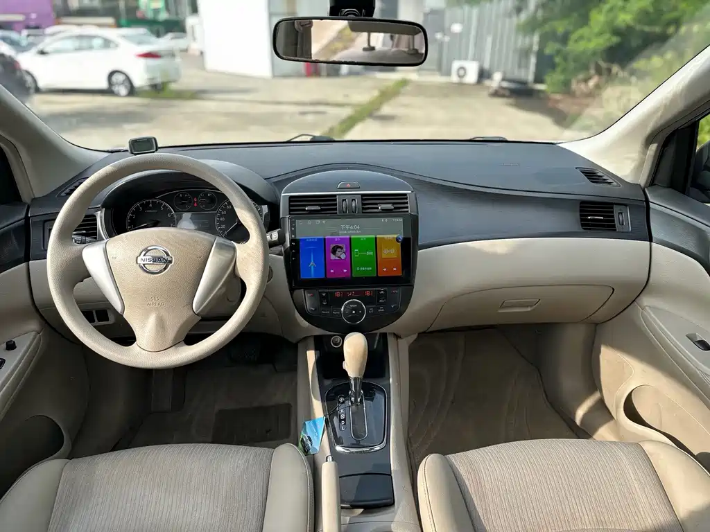 Nissan Tiida — миниатюра 7