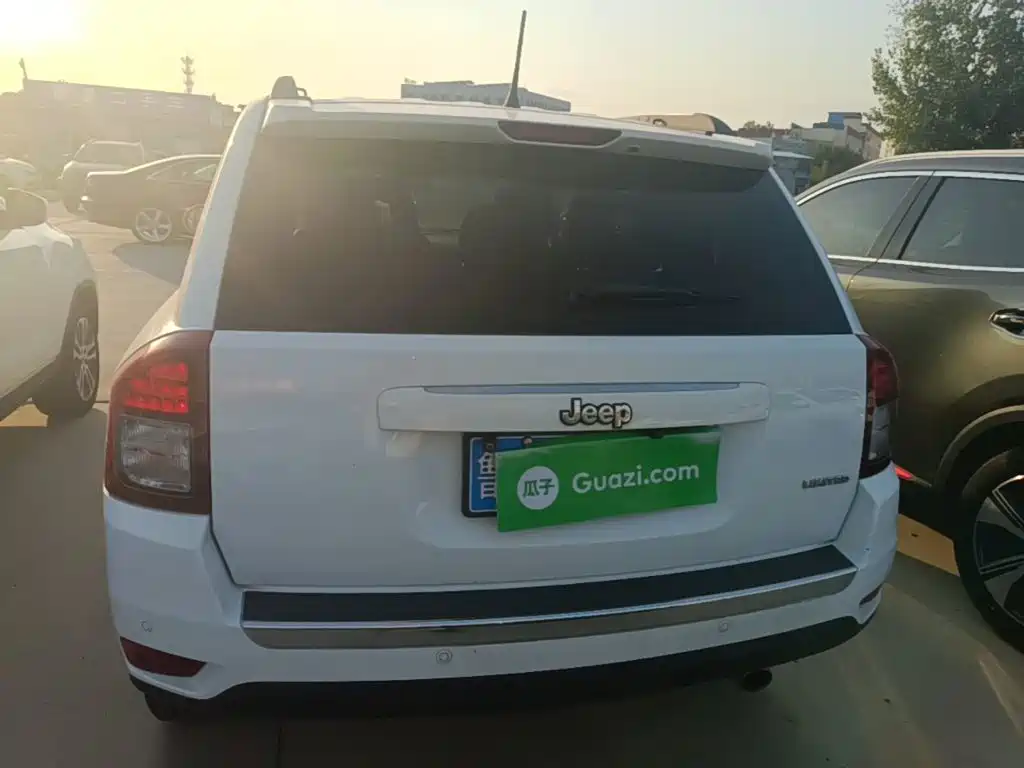 Jeep Compass (Import) — миниатюра 6