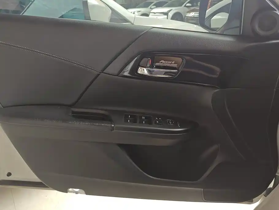 Honda Accord — миниатюра 7