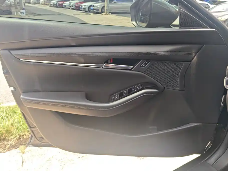 Mazda 3 Axela — миниатюра 7