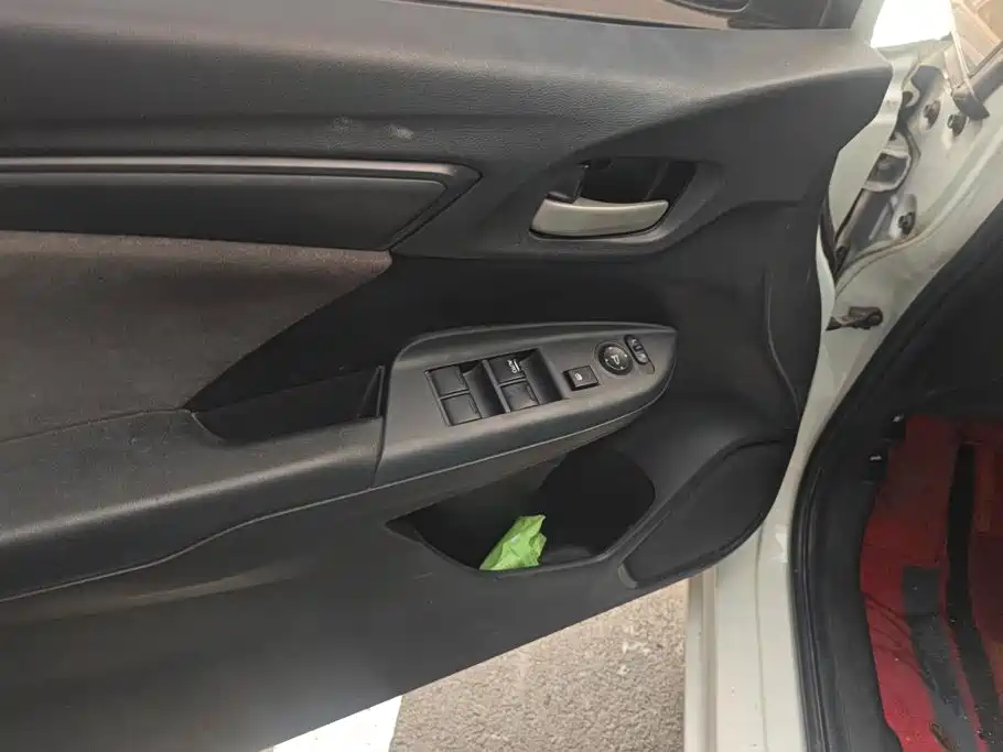 Honda Fit — миниатюра 7
