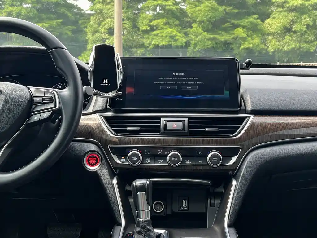Honda Accord — миниатюра 13