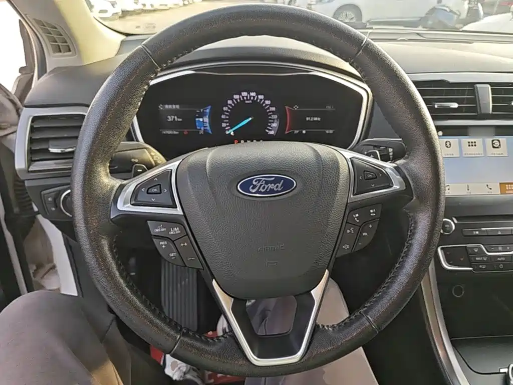 Ford Mondeo — миниатюра 11