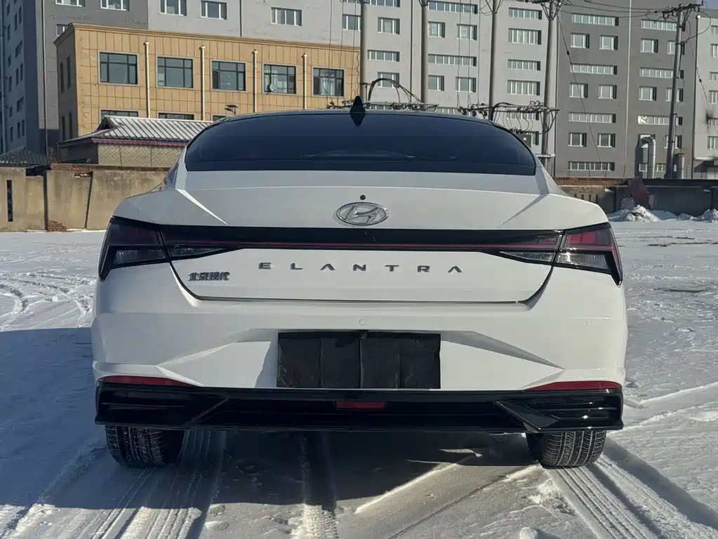 HYUNDAI ELANTRA