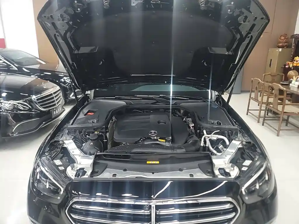 Mercedes-Benz E-Class — миниатюра 20