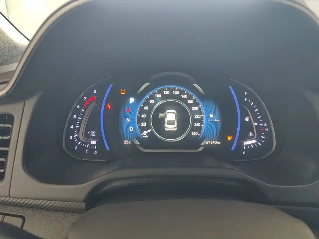 Hyundai Elantra — миниатюра 12