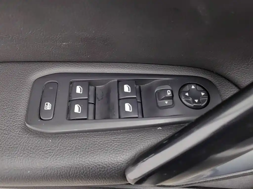 Peugeot 408 — миниатюра 9