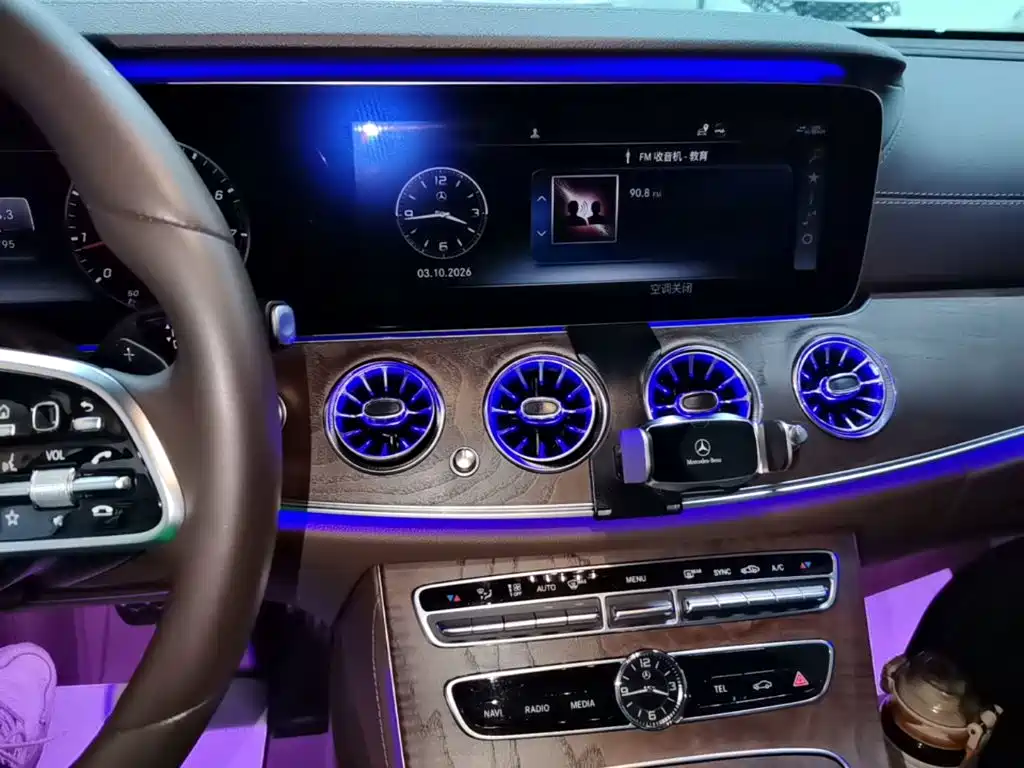 Mercedes-Benz E-Class — миниатюра 13