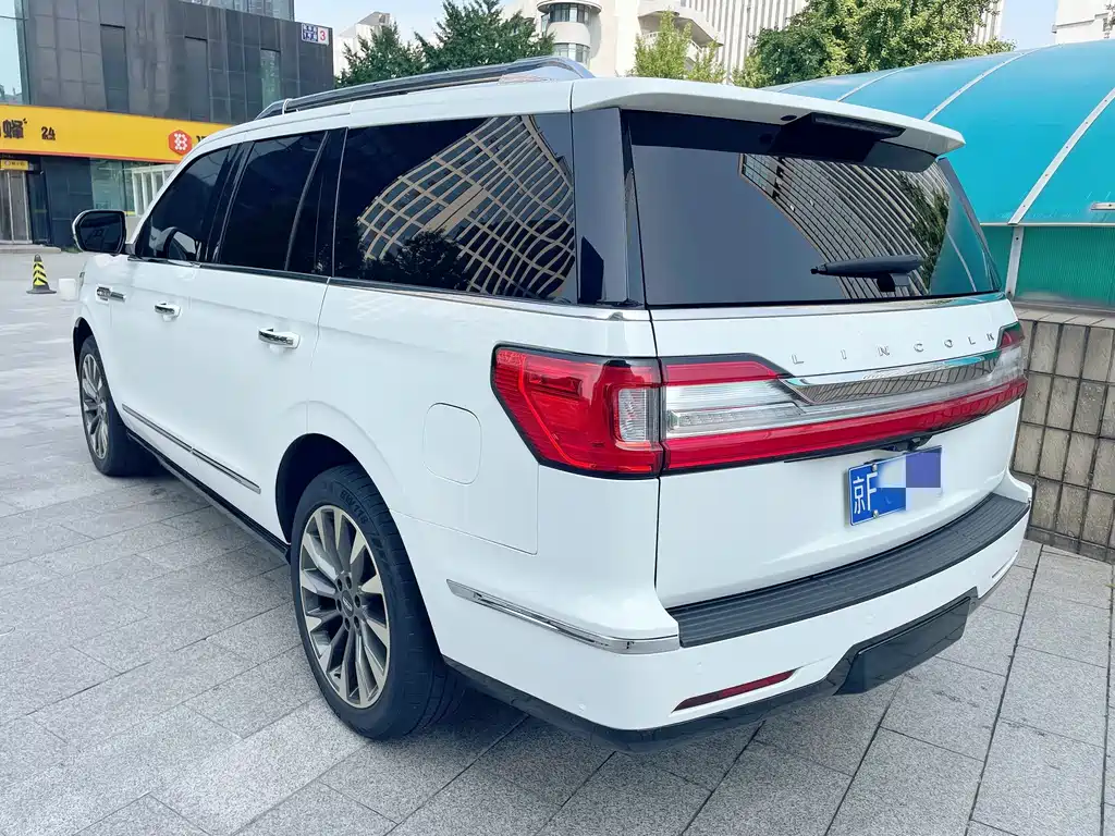 Lincoln Navigator — миниатюра 3
