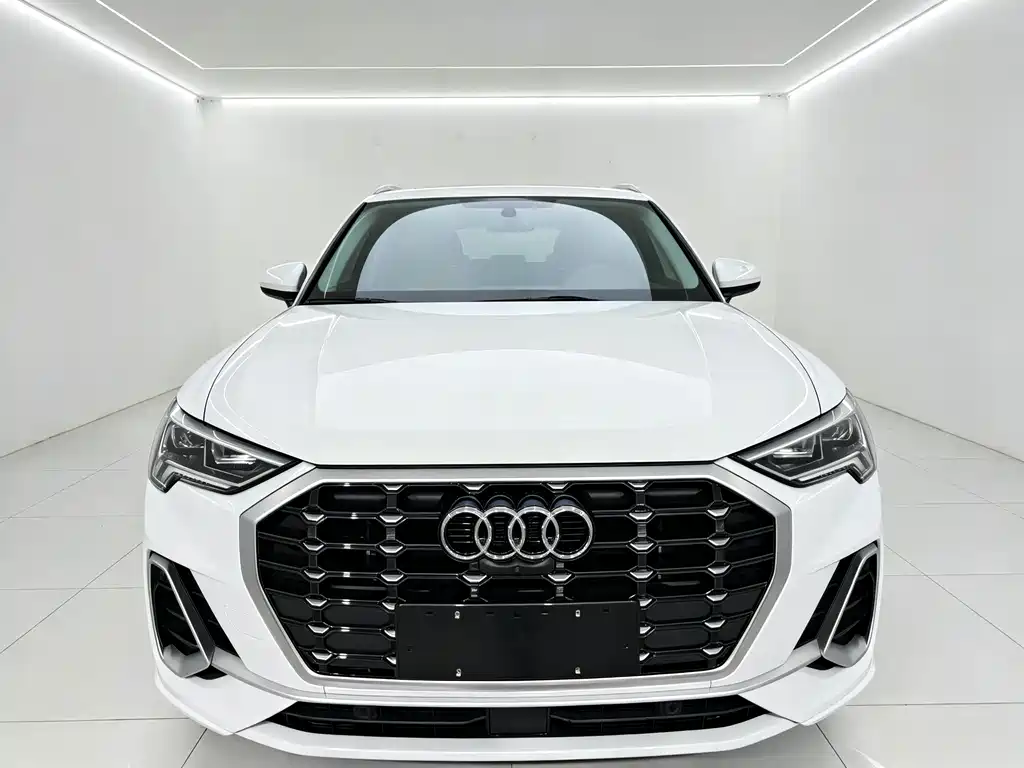 Audi Q3 2024 — фото 2