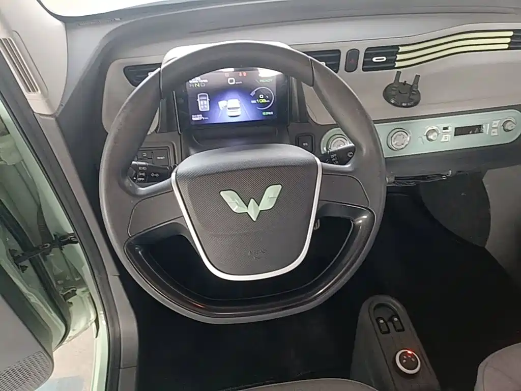 Wuling MINIEV — миниатюра 11