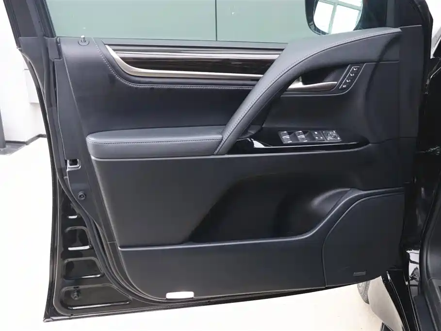 Lexus LX 2020 570